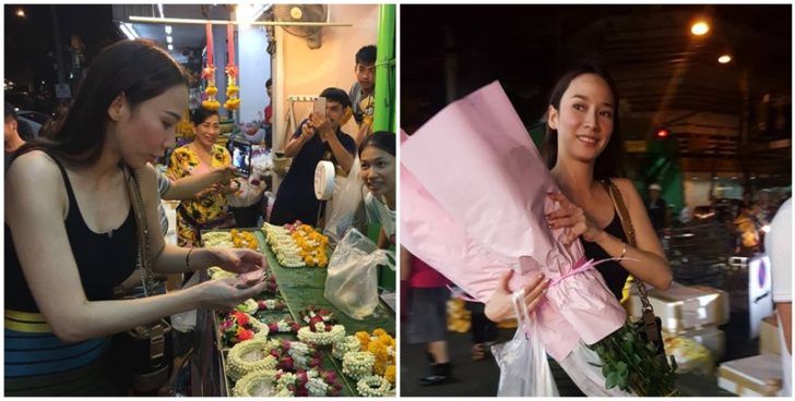 ปากคลองตลาดแตก! ‘อั้ม พัชราภา’ เดินซื้อดอกไม้ แม่ค้าชมน่ารัก เป็นกันเอง