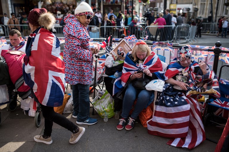 Royal Wedding…ชาวอังกฤษเริ่มจับจองพื้นที่รอชมพิธีเสกสมรสพรุ่งนี้