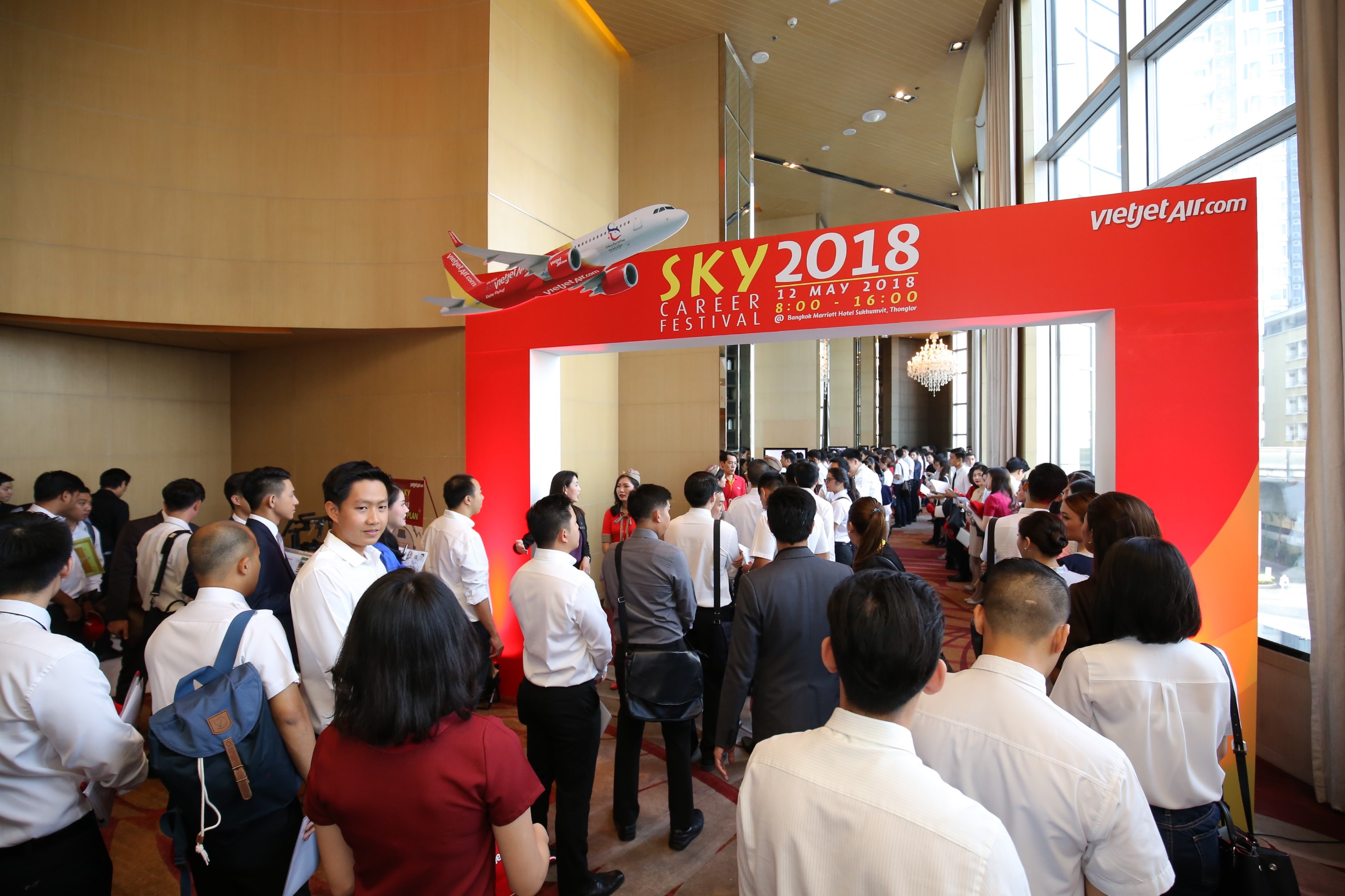 ผู้สมัครนับพันแห่ร่วมสมัครงาน Vietjet Sky Career Festival 2018