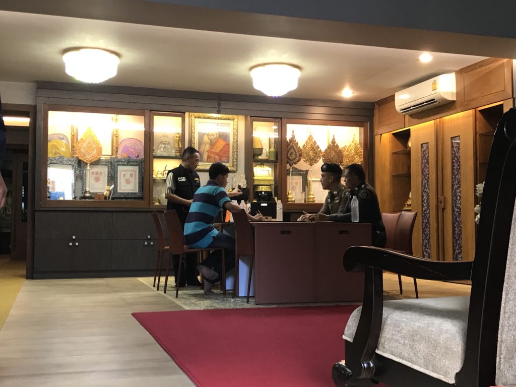กองปราบฯ ค้นกุฏิ “เจ้าอาวาสวัดสระเกศ” รอบ 2 หาหลักฐานการเงินเพิ่ม