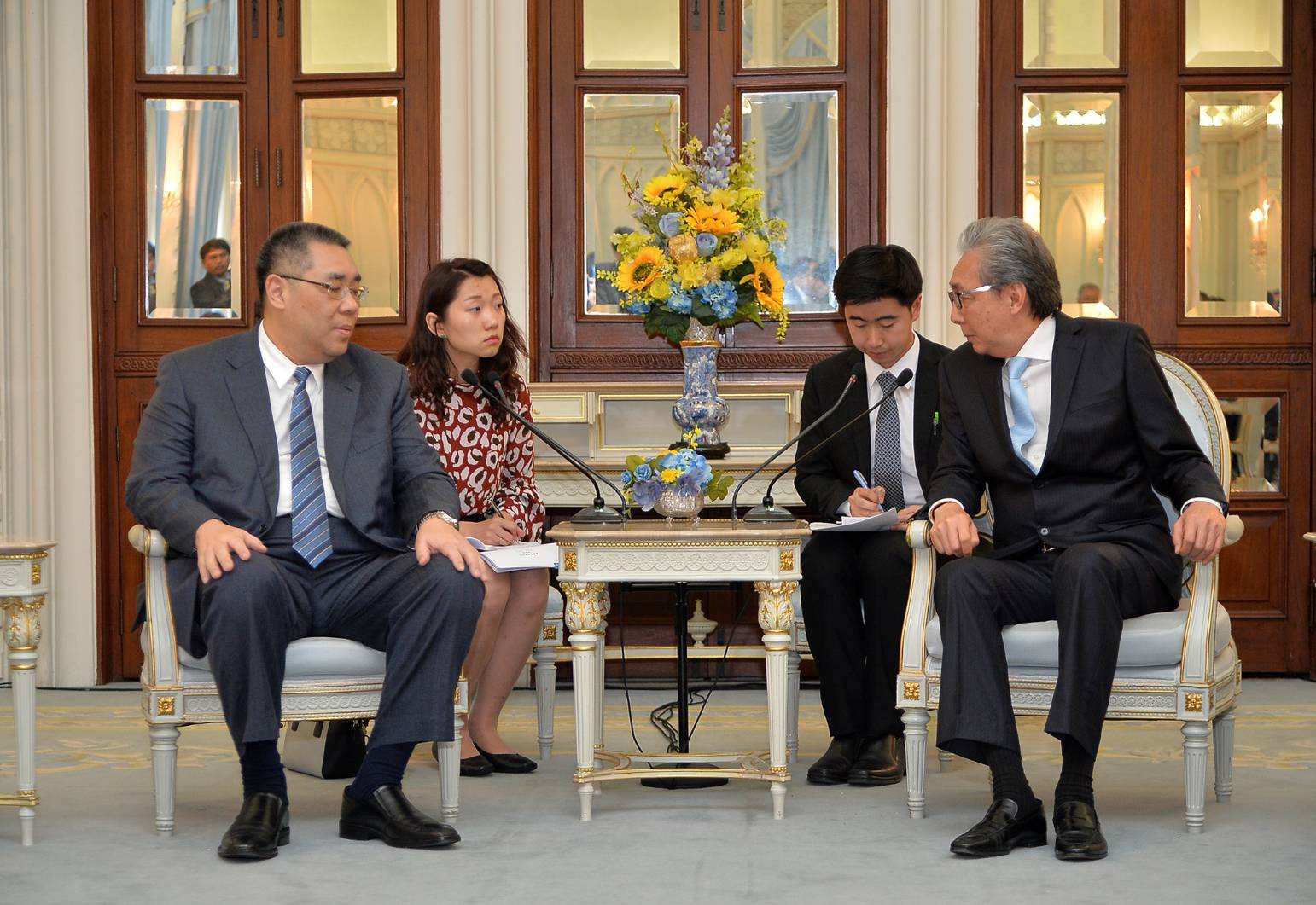 “สมคิด” ชวน “นักลงทุนมาเก๊า” ลงทุนใน EEC พร้อมกระชับความร่วมมือด้านท่องเที่ยว