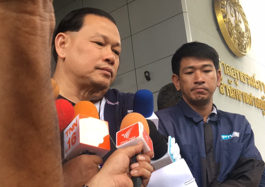 กราบตักพ่อหลังพ้นคุก ‘สันธนะ’ ปูดสายโทรลึกลับกำกับเล่นงาน ขอพัก ก่อนลุยเอาเรื่อง 5 นายพล