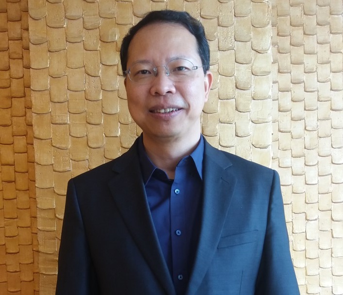 “ยุทธนา ศิลป์สรรค์วิชช์” ใช้เทคโนโลยีเชื่อมการ์เมนต์เข้าด้วยกัน