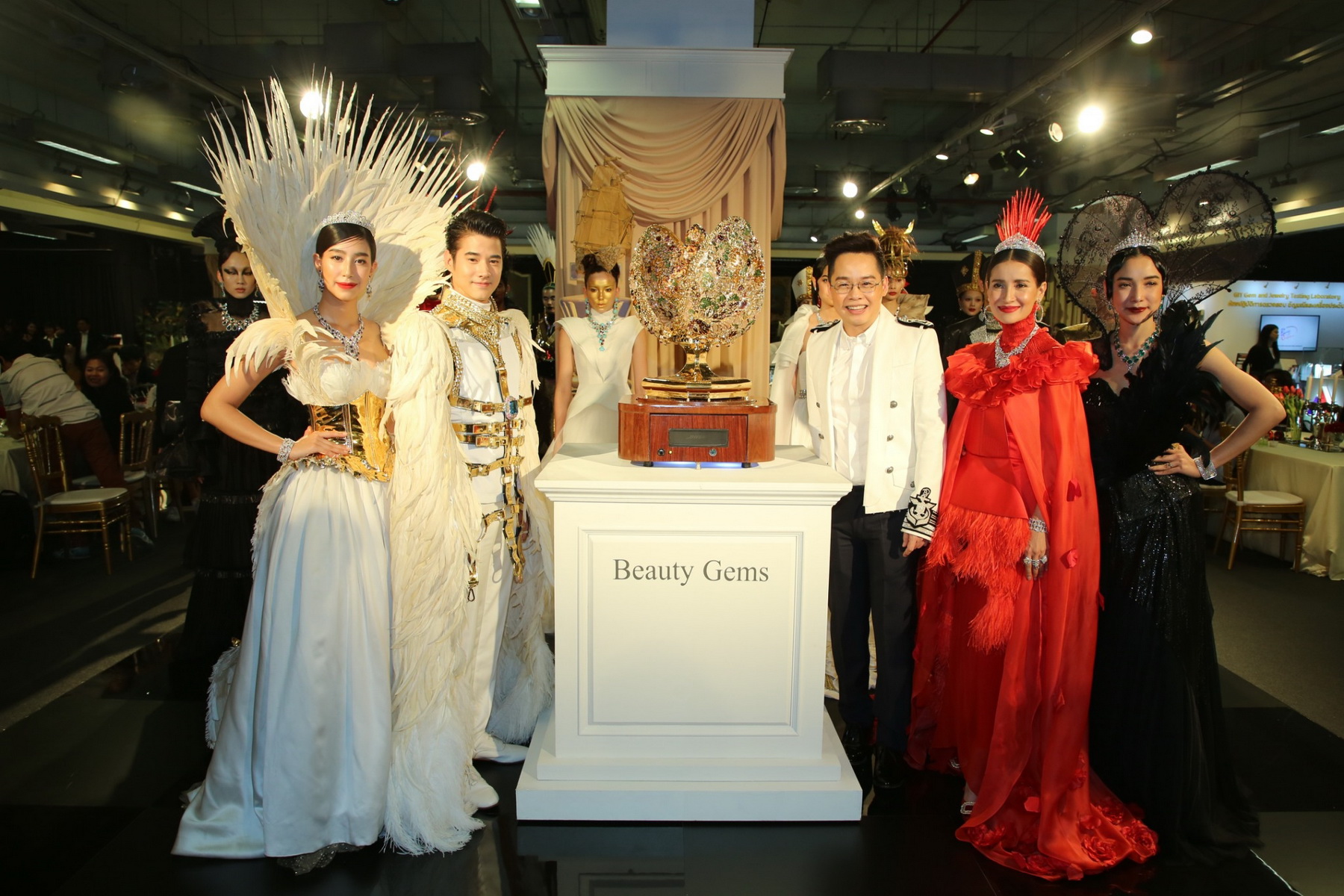 เข้าสู่โลกเทพนิยาย! กับสุดยอดงานอัญมณี “ไดมอนด์ อิน เดอะ วันเดอร์แลนด์ ซีเครท การ์เด้น”