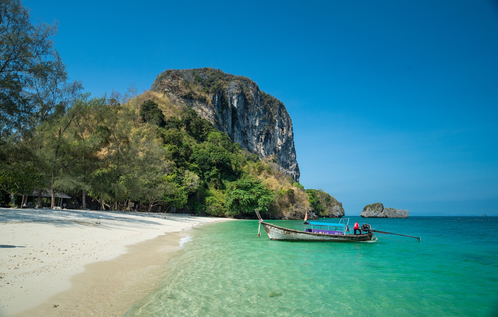 ศาลกระบี่ ตัดสินจำคุกนักธุรกิจชื่อดังเมืองกระบี่บุกรุกเกาะปอดะ