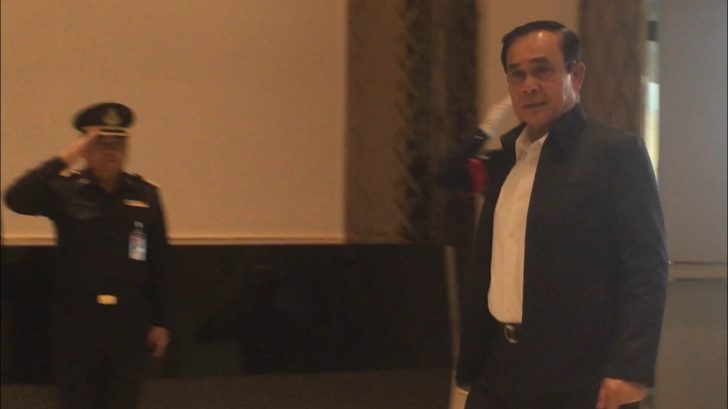 ‘บิ๊กตู่’ พยักหน้ารับทราบผลเจรจาบ้านพักดอยสุเทพ ก่อนบินพบ ปชช.ที่ สุรินทร์-บุรีรัมย์