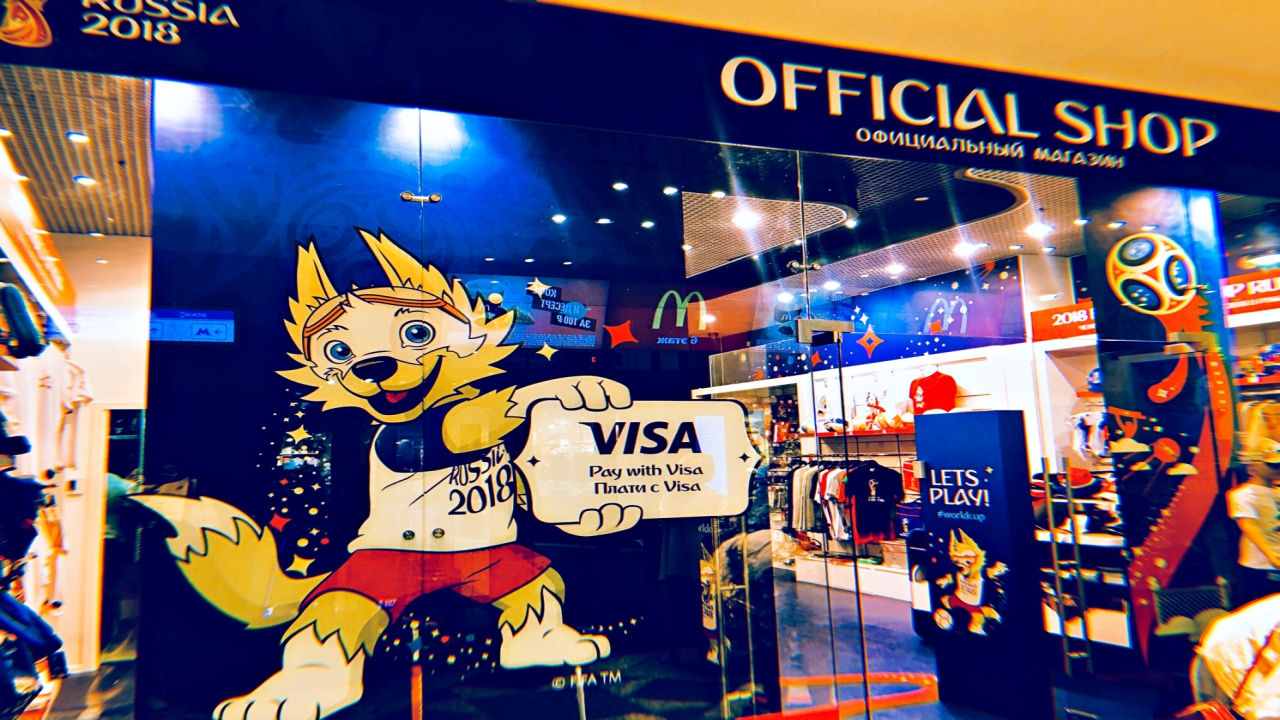 พาส่อง 2018 FIFA World Cup ร้านออฟฟิเชียลสโตร์สาขาแรกในมอสโก (ชมคลิป)