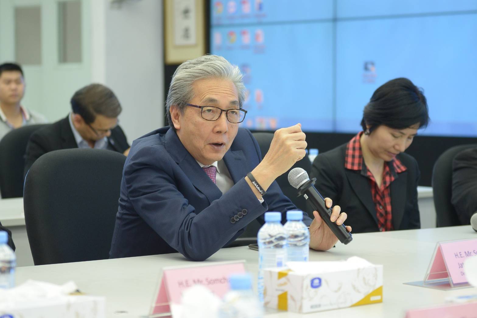 “สมคิด” หอบอีอีซีโรดโชว์ฮ่องกง-เซินเจิ้น จูงใจลงทุน
