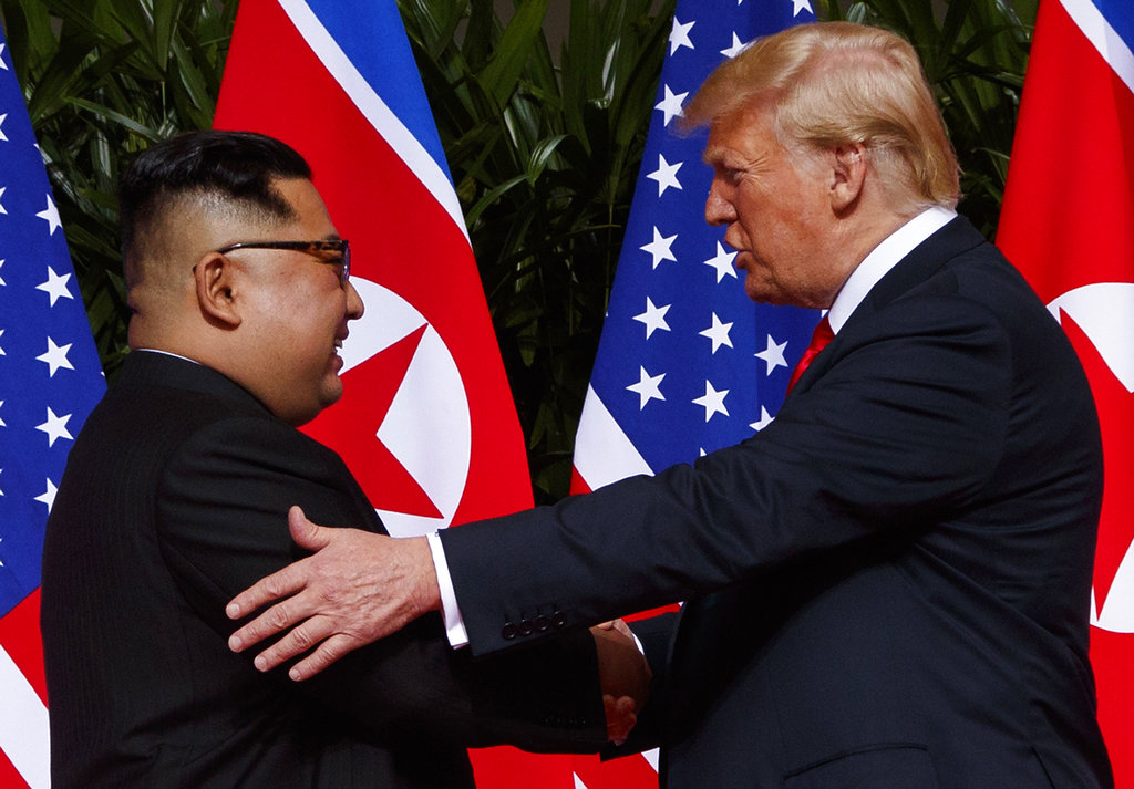 ย้อนชมภาพประวัติศาสตร์”คิม จองอึน”-“โดนัลด์ ทรัมป์” กระชับสัมพันธ์ชื่นมื่น