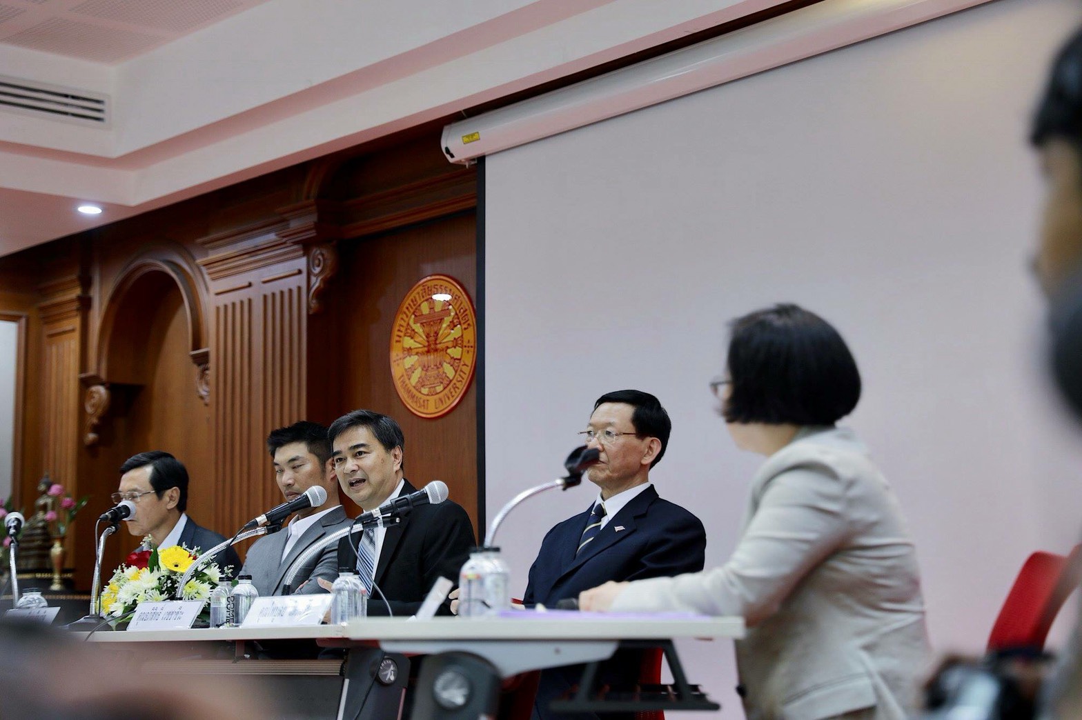 “อภิสิทธิ์-จาตุรนต์-ธนาธร” สัญญาฝ่า 4 เดดล็อก แก้รัฐธรรมนูญ 2560