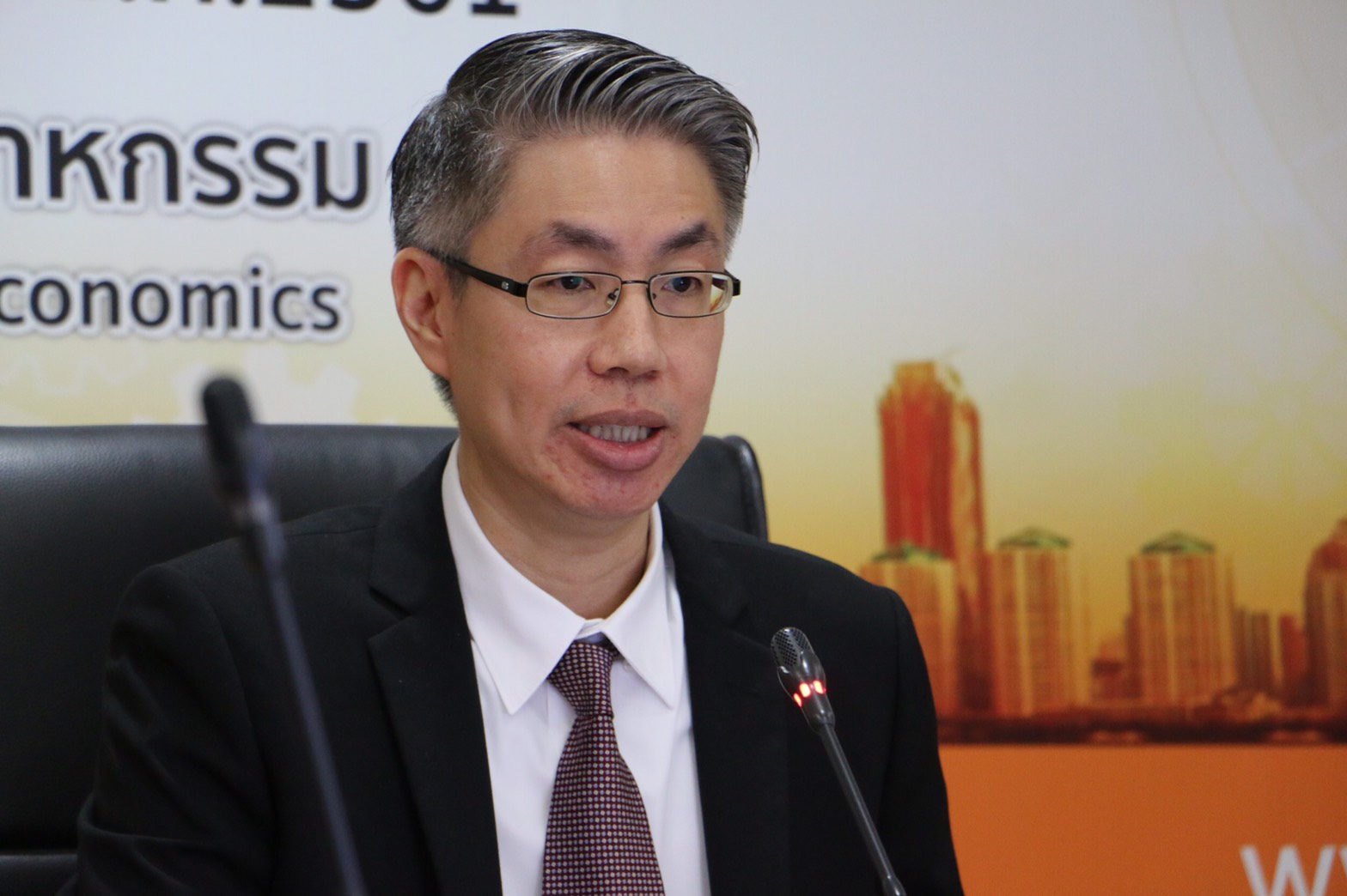 ดัชนีอุตฯสัญญาณดีต่อเนื่อง 13 เดือน คาด GDP ทั้งปีโต 3-4% ยานยนต์ ยา น้ำตาล อิเล็กฯ หนุน