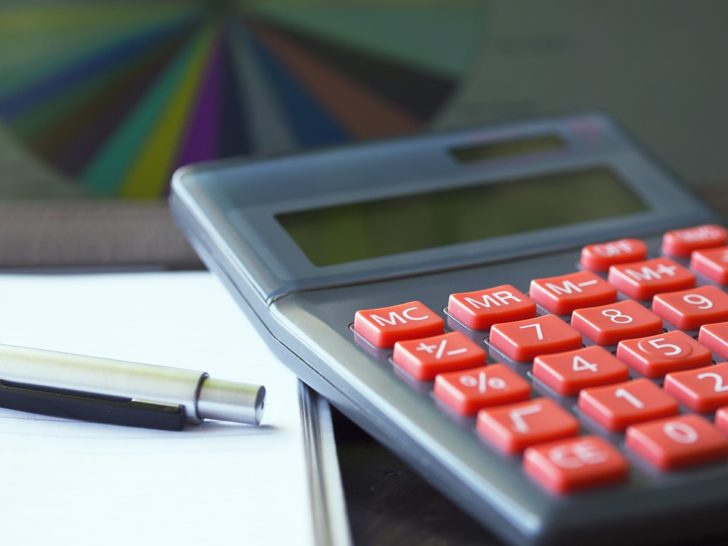 calculator-723925_960_720 “วิริยะ” ปั๊มเบี้ยประกันขนส่ง แซงยุ่นดันพอร์ตขึ้นเบอร์ 3