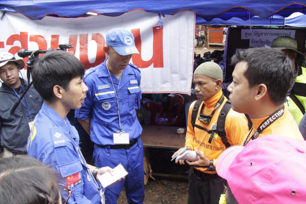 กู้ภัยจีนถึงถ้ำหลวง พร้อมเดินหน้าค้นหา 13 ชีวิตเต็มสูบ