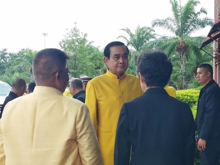 “บิ๊กตู่” สัญจรอุบลฯ นั่งหัวโต๊ะถกพัฒนาอีสานใต้ เร่งตามงาน ลดเหลื่อมล้ำ-กระจายรายได้