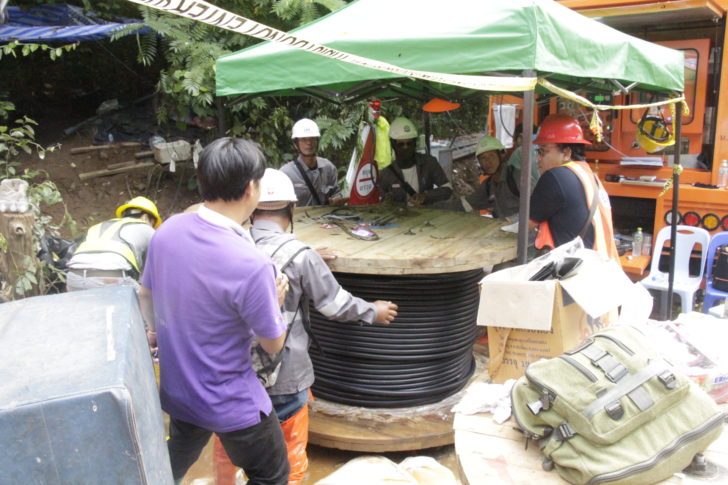 เดินสายไฟในถ้ำเพิ่มอีก 1 กม. ระดับน้ำลดลงอีก 1 คืบ