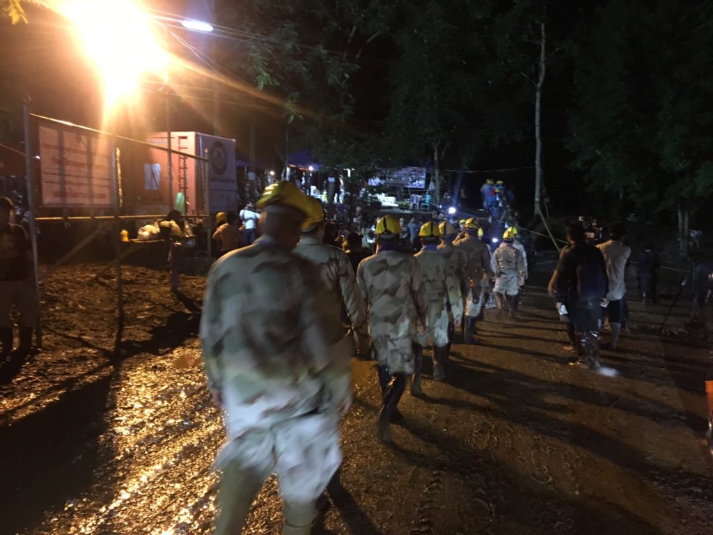 ระดมเจ้าหน้าที่เข้าถ้ำหลวง พ่อเมืองเชียงรายบัญชาการเอง