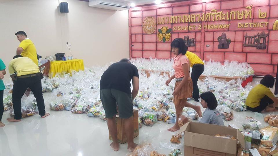 “กรมทางหลวง” สนับสนุนขนสิ่งของช่วยเหลือผู้ประสบภัย สปป.ลาว