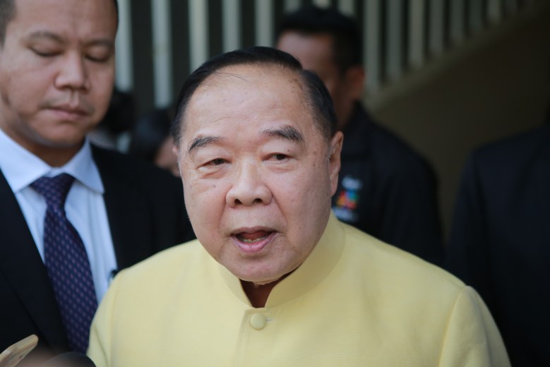 “บิ๊กป้อม” ให้ “บิ๊กตู่” ถกพรรคการเมืองรอบ2ก่อนปลดล็อก เมิน ‘เพื่อไทย’ ร้องกกต.ฟันกลุ่มสามมิตร