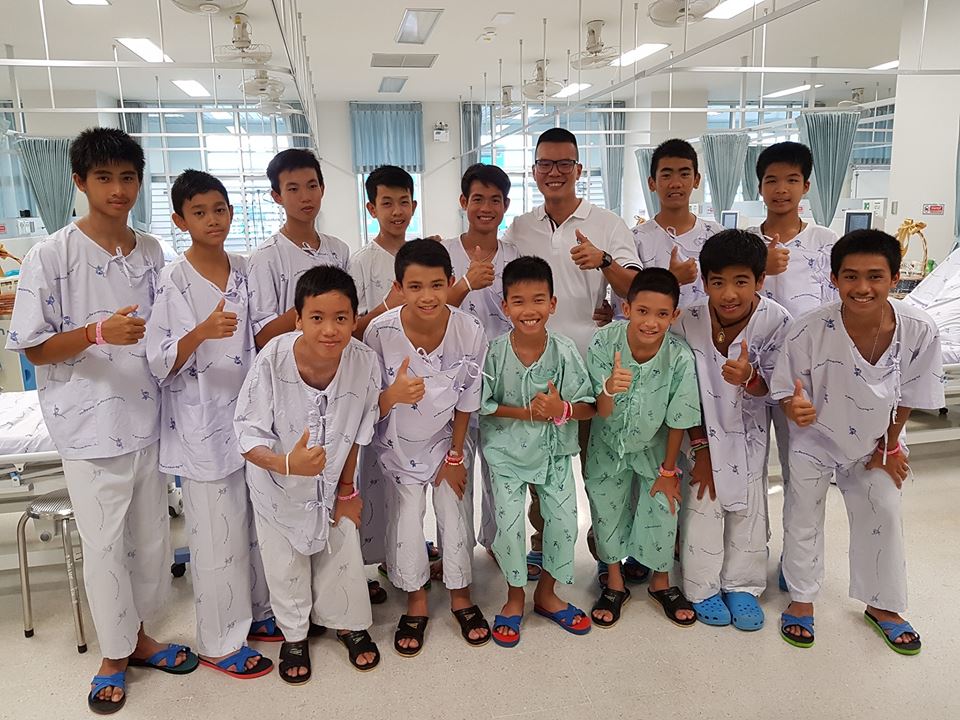 ‘หมอภาคย์’ เผยภาพ-ความประทับใจ ‘ทีมหมูป่า’ เชื่อมั่นเด็กๆเติบโตเป็นบุคลากรที่ยอดเยี่ยมของปท.