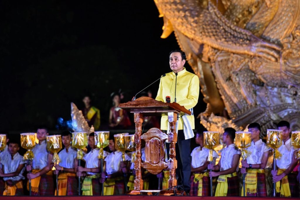 บิ๊กตู่-ครม. ร่วมงาน“ฮีตศรัทธา ราชธานีแห่เทียน”