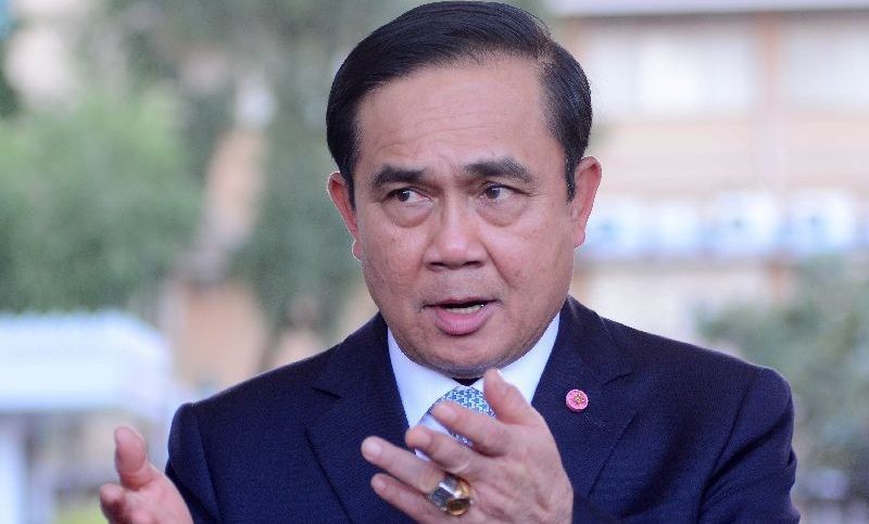 คนเพชรขอบิ๊กตู่เป็นนายกฯตลอดชีวิต “เพราะใจถึงพึ่งได้” ถามประยุทธ์ “อยู่พรรคไหน?”
