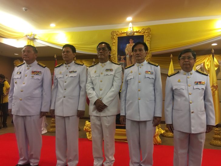 “ประธานกกต.” นำ กกต.รับสนองพระราชโองการฯ ประกาศทำงานสุจริต-เป็นกลาง