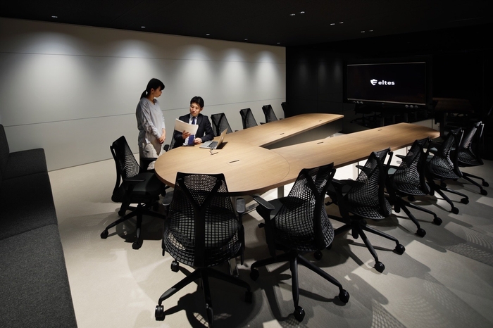 1600_eltes_003-700x466 ออฟฟิศ “Eltes” อารมณ์แบบโลกอนาคต