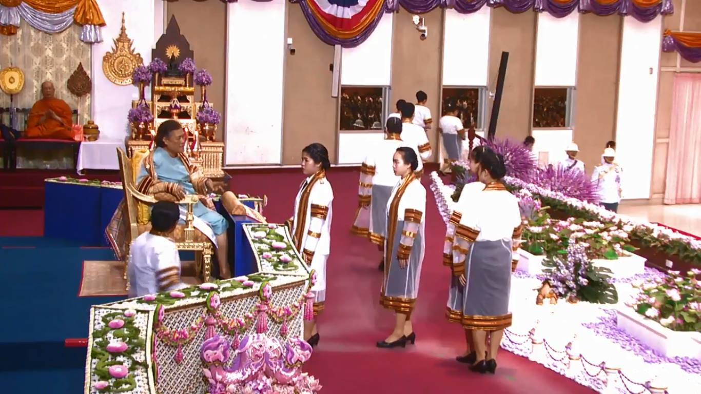 สุดประทับใจ “พระเทพฯ” ตรัสกับบัณฑิตให้ “รอก่อน” หลังจนท.ส่งใบปริญญาล่าช้า