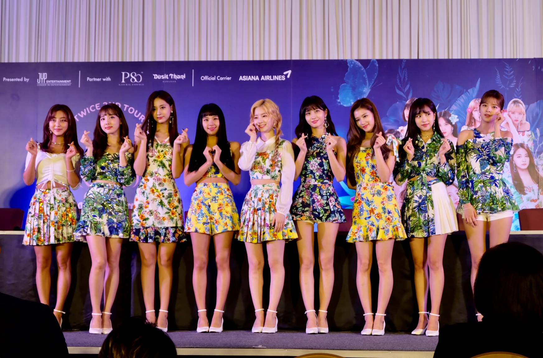 แจกความสดใส! สาวๆ”ทไวซ์” พร้อมลุยคอนเสิร์ตวันพรุ่งนี้ – ปลื้มแฟนคลับต้อนรับอบอุ่น