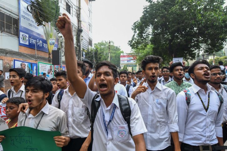 TOPSHOT-BANGLADESH-UNREST-STUDENT