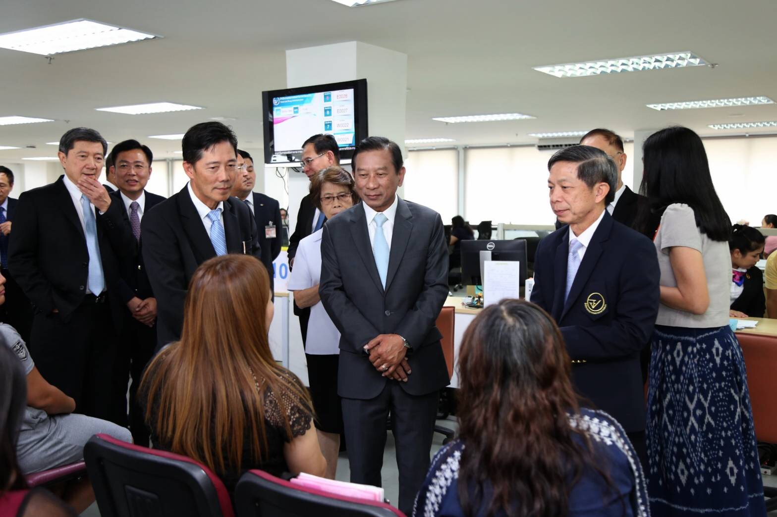 “บิ๊กฉัตร”ตรวจเยี่ยมการทำงานอย.ชื่นชมขับเคลื่อนนโยบาย ส่งผลคำขออนุญาตผลิตภัณฑ์เพื่อสุขภาพพุ่ง5เท่า ไม่ทันภาคธุรกิจขยายตัว