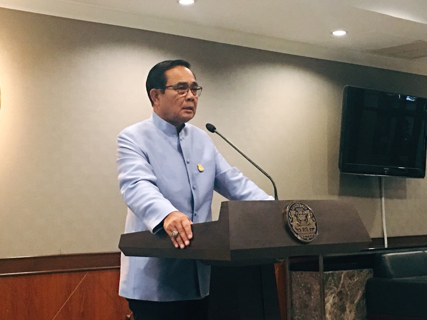 “ประยุทธ์” เตรียมคลายล็อกพรรคการเมือง หลังกม.เกี่ยวกับการเลือกตั้งได้รับโปรดเกล้าฯ