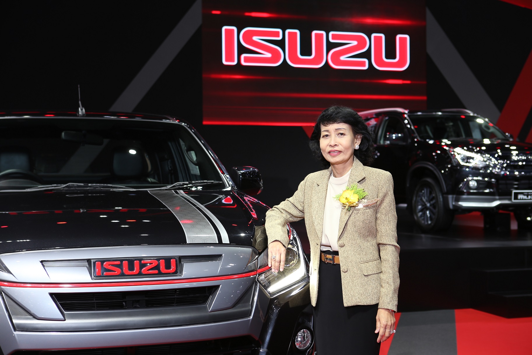 อีซูซุโชว์นวัตกรรม “บลูเพาเวอร์” รวมทัพยนตรกรรมที่ดีที่สุดจากอีซูซุ ในงานบิ๊กมอเตอร์เซล