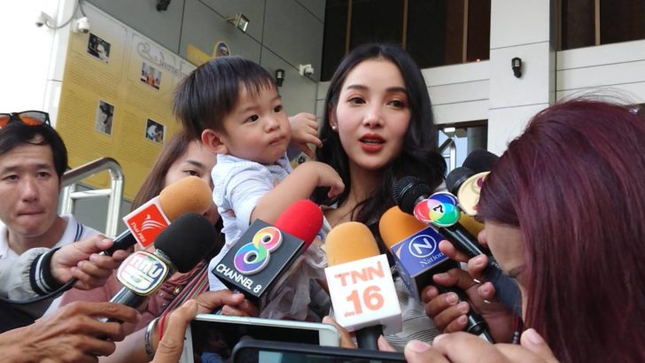 “แพท” พา “เรซซิ่ง” ทักทายพ่อ เผย “เบนซ์” กำลังใจดี อยากออกไปเลี้ยงลูก แม่-พี่เดินเรื่องประกัน