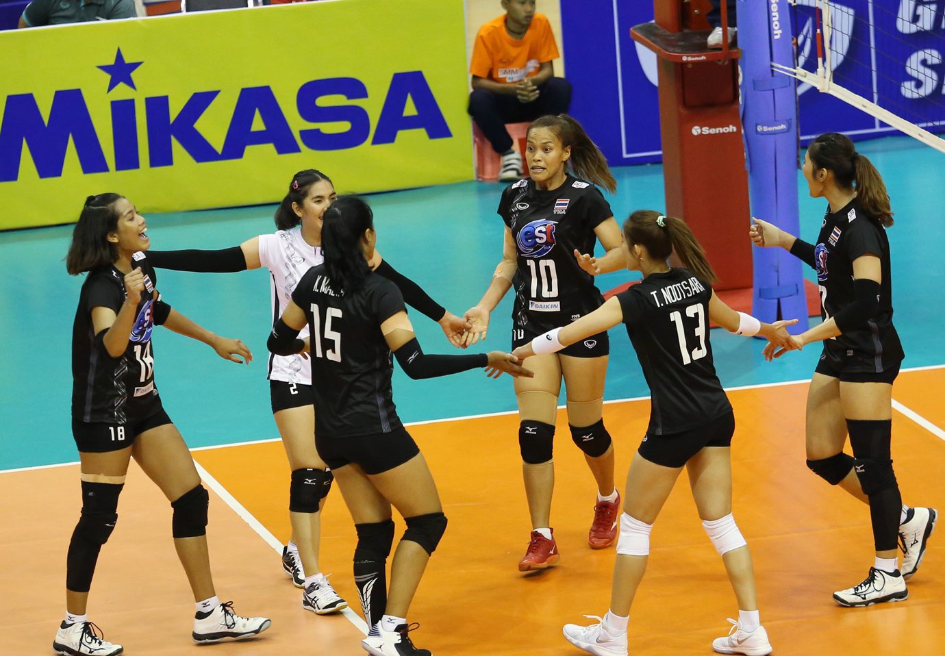นักตบสาวไทย เอาชนะญี่ปุ่น 3-1 ประเดิมชัย เอวีซี คัพ 2018