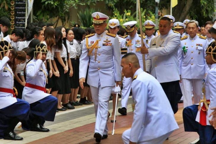 สมเด็จพระเจ้าอยู่หัว เสด็จฯ ทรงวางพวงมาลา เนื่องใน ‘วันมหิดล’