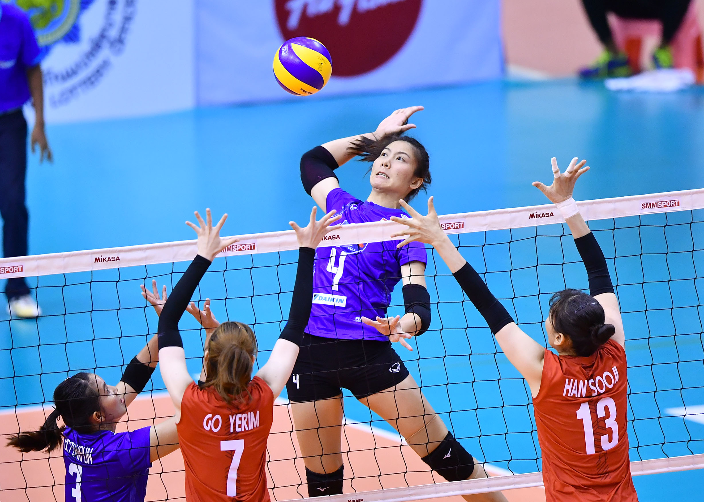 ‘นักตบสาวไทย’ เชือด ‘เกาหลีใต้’ 3-0 เซต เข้ารอบก่อนรองฯเอวีซีคัพ ไปเจอ ออสเตรเลีย
