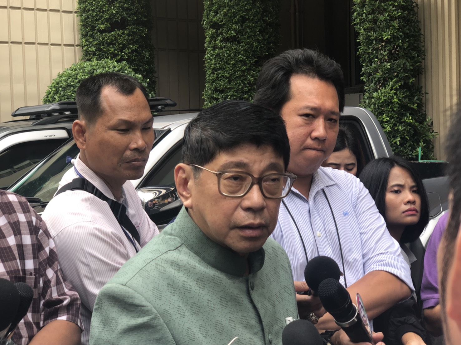 “วิษณุ” เล็ง “เลือกตั้งระดับชาติ” ก่อน “ท้องถิ่น” ชี้ กกต.ขอทิ้งระยะห่าง 90 วัน