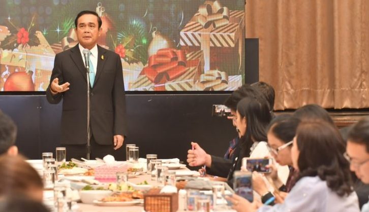 นายกฯปลื้มผักผลไม้ไทย ถูกใจผดส.การบินไทย แนะต่อยอดจุดเด่นสินค้าเกษตรทุกจว.