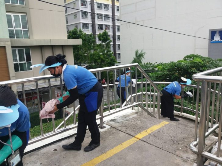 พนกงาน_LPC_ทำความสะอาดชมชนรอบขาง...._1