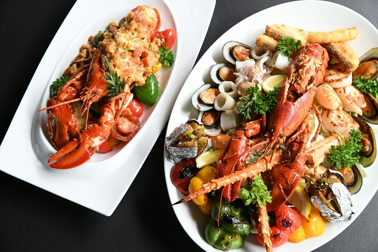 RETRO Live Cafe บุฟเฟ่ต์มื้อกลางวันระดับพรีเมี่ยม