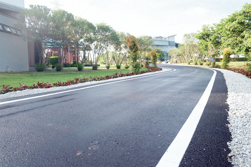 เปลี่ยนขยะเป็นถนน Recycled Plastic Road-