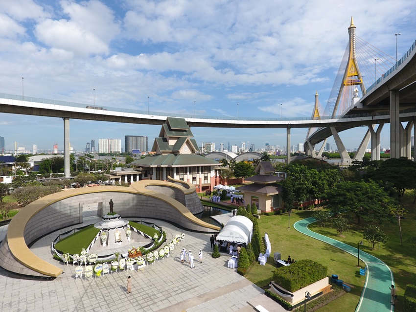 13 ต.ค.นี้ กรมทางหลวงชนบท ขอเชิญชวนประชาชนกราบสักการะพระบรมรูปทรงงานรัชกาลที่ 9 สวนสุขภาพลัดโพธิ์