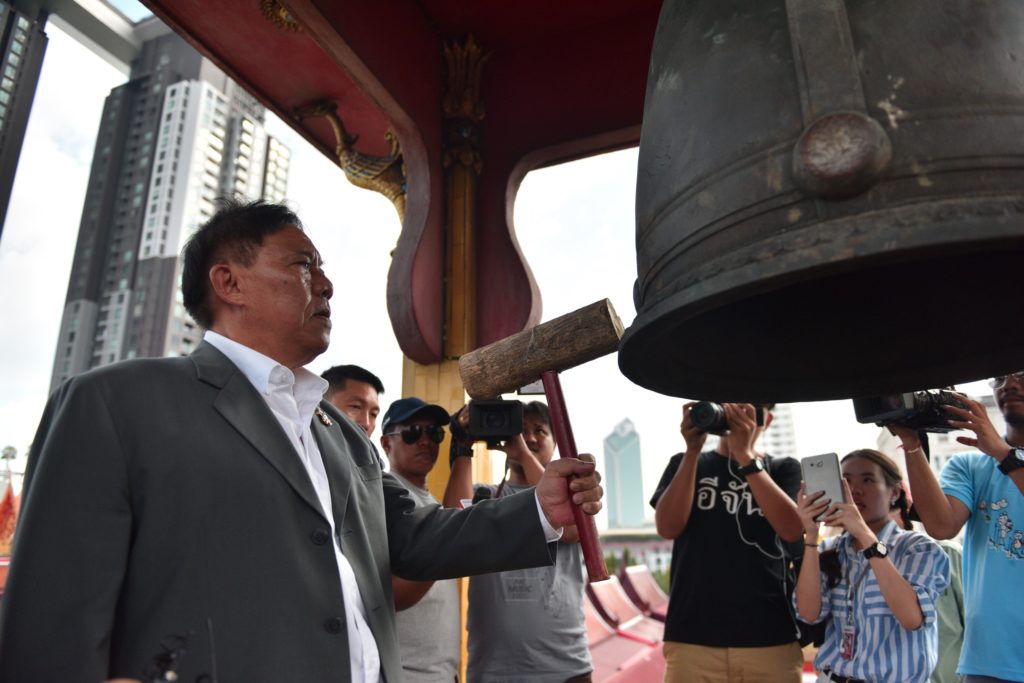 ‘อัศวิน’ กราบขออภัยเจ้าอาวาสวัดไทร เผย ‘บิ๊กตู่’ ห่วงมาก เล็งนัดคุยคนร้องเรียน