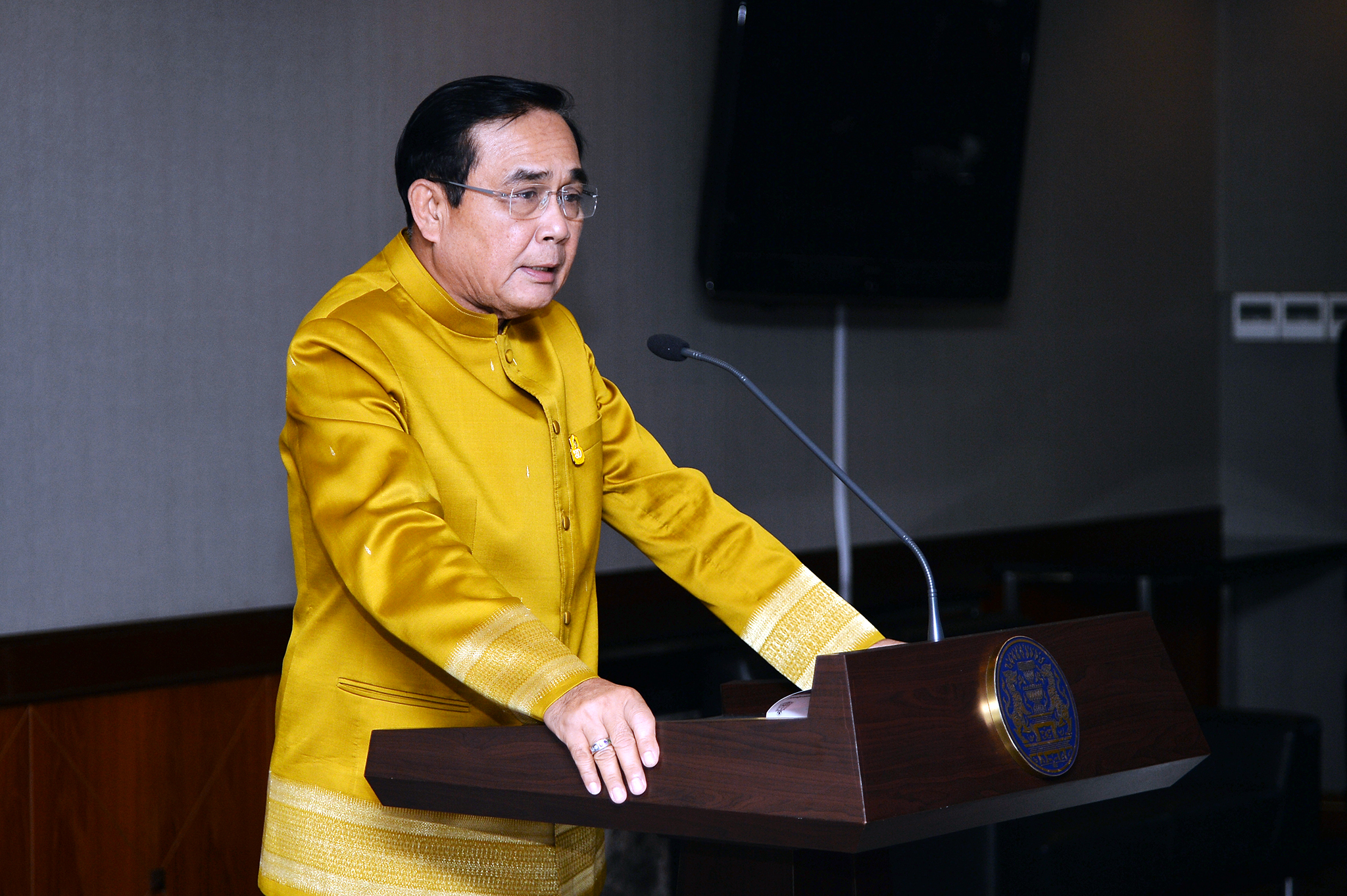 ใครก็สั่งไม่ได้! “บิ๊กตู่” ปัดบงการ “กกต.” ระบุ ใครผิดต้องรับผิดชอบ เป็นไปตามกฎหมาย