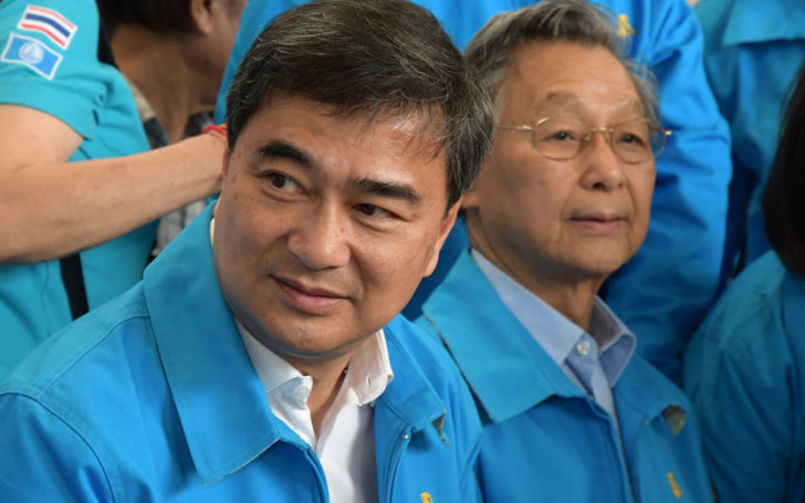 “อภิสิทธิ์” แนะทุกฝ่ายดูตัวเอง อย่าเป็นเงื่อนไขรัฐประหาร ชี้บิ๊กตู่ชอบธรรม หากมาจากบัญชีพรรค