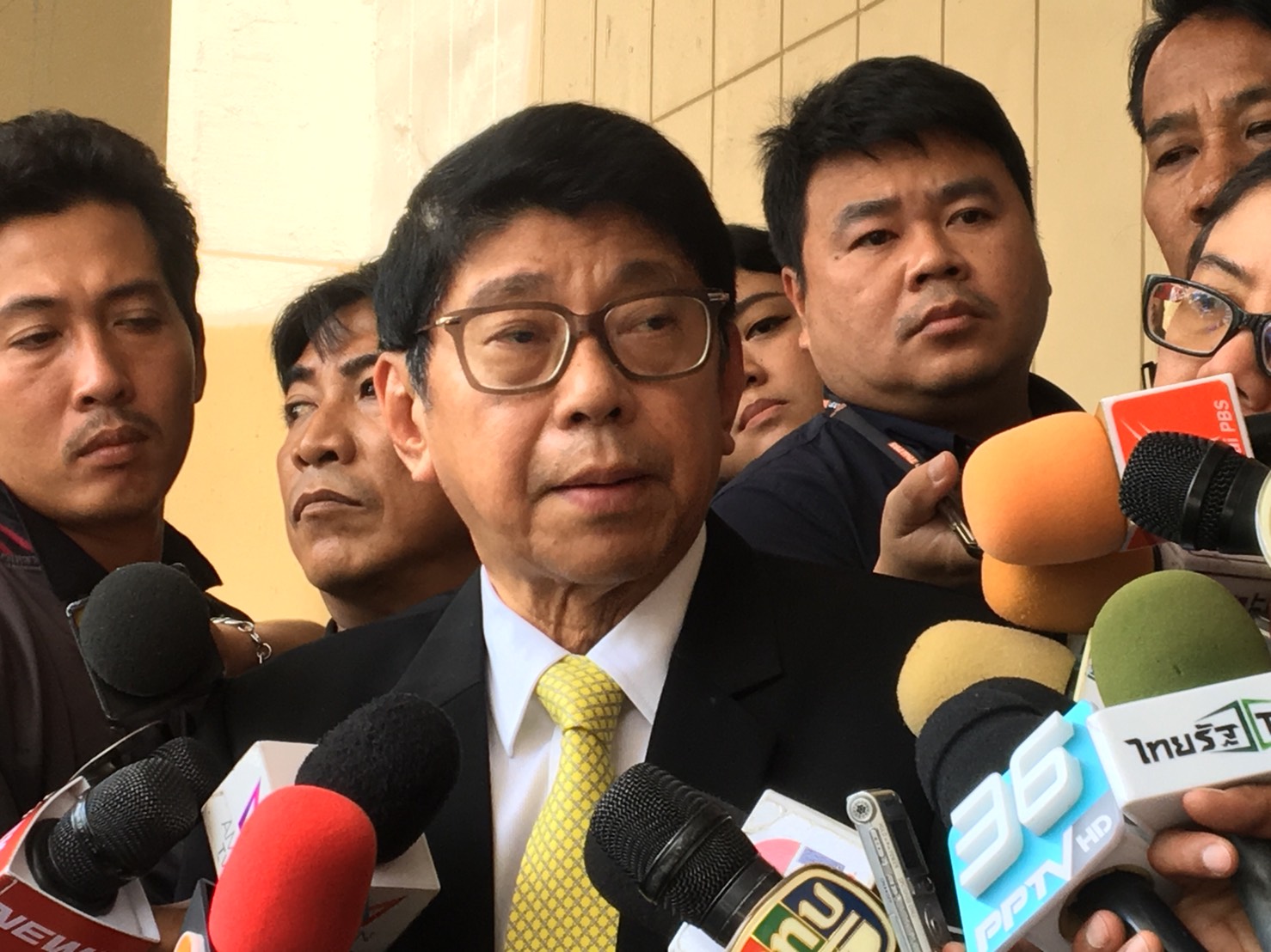 “วิษณุ” ย้ำนำกัญชาใช้ประโยชน์การแพทย์ต้องมี กม.รองรับ ชี้ผลเสียเยอะไม่ต้องทำ