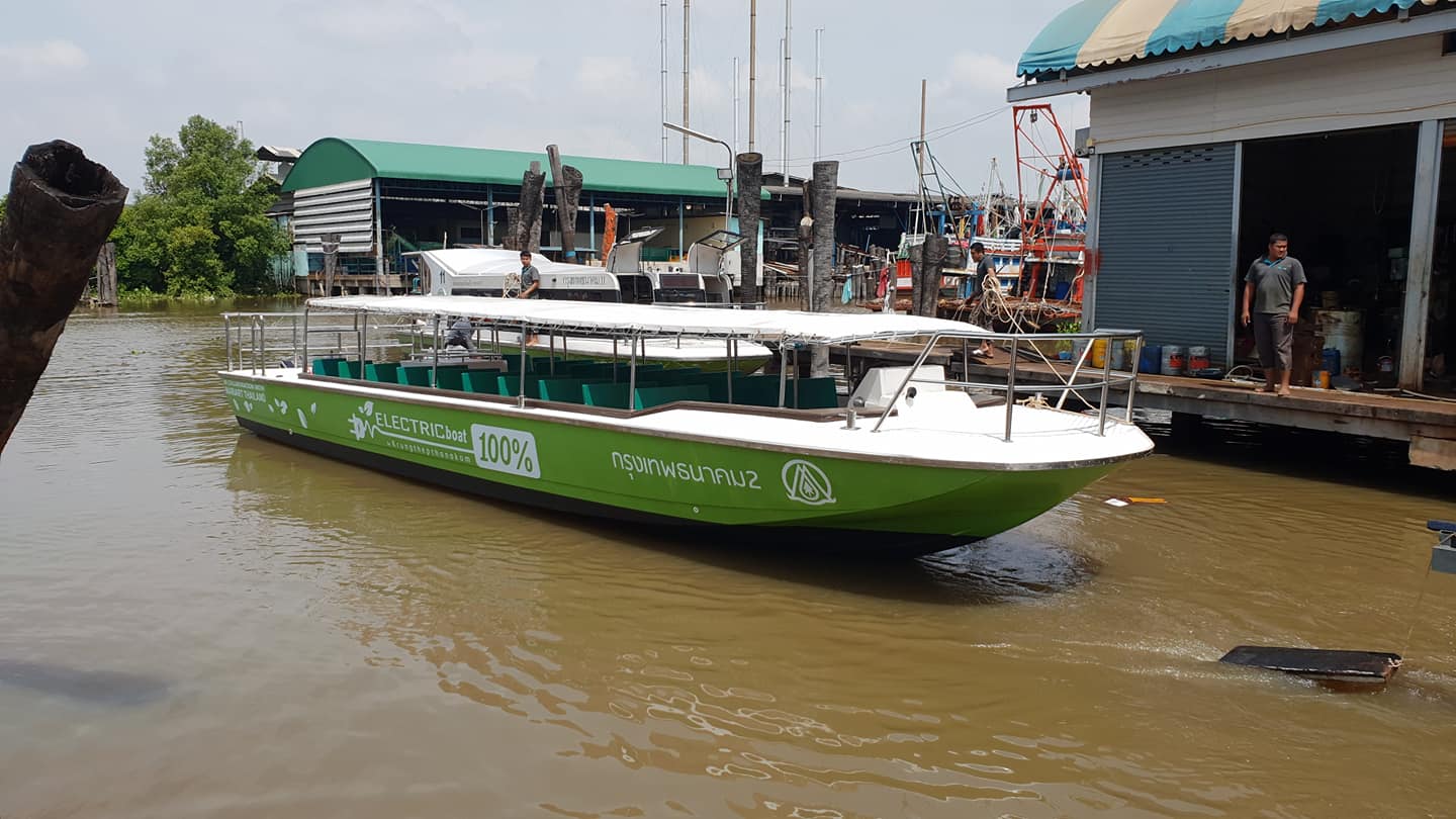 นายกฯ ปลื้มเรือไฟฟ้า-สั่งกางร่มน้ำเงินริมสวนลุมฯแบบฝรั่งเศส