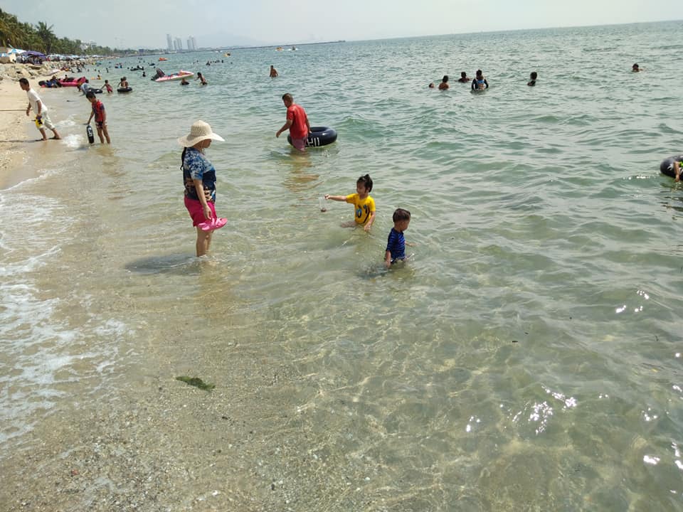 แห่แชร์! ทะเลหาดบางแสนใสดั่งแก้ว (คลิป)