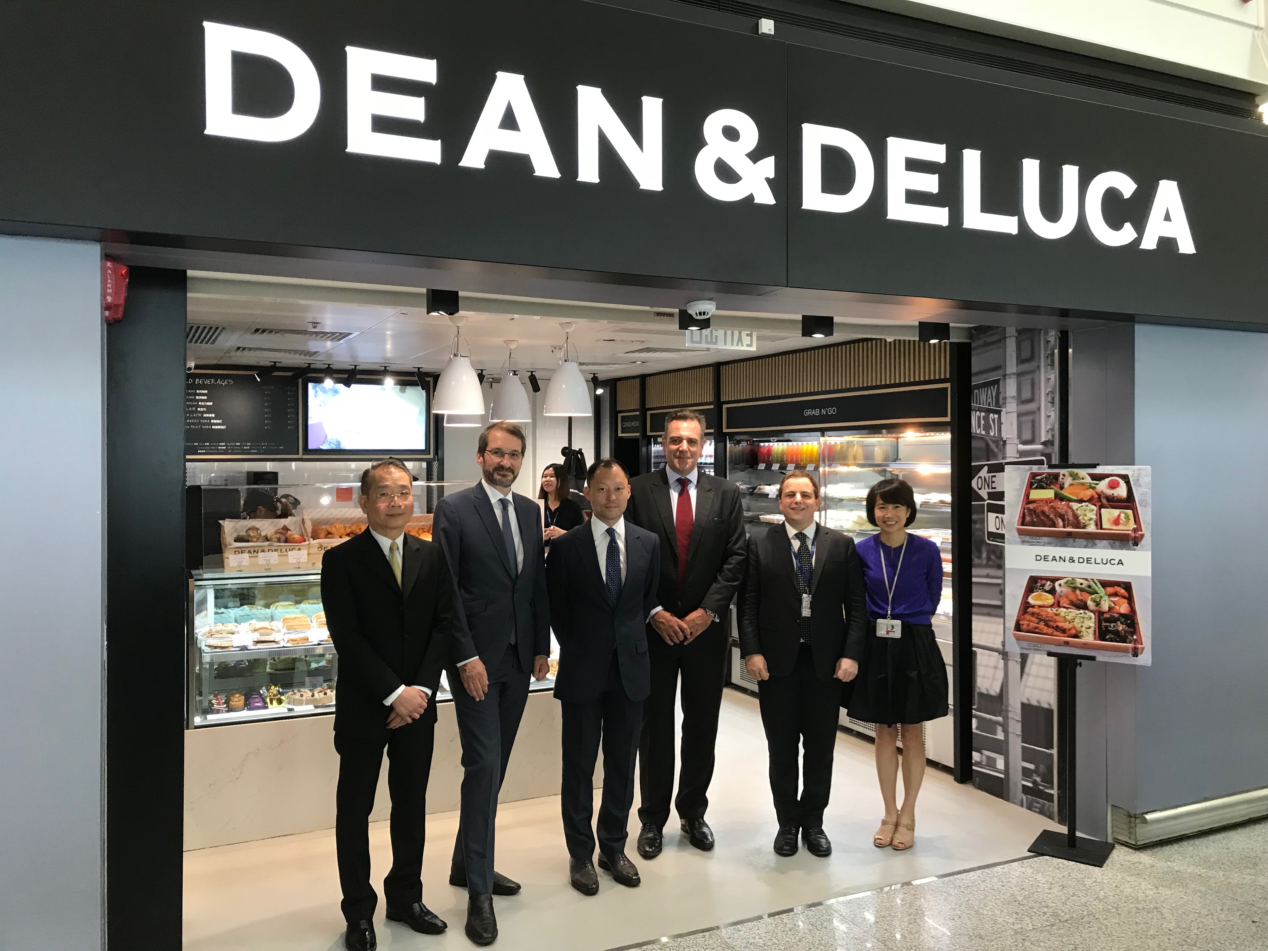 ดีน แอนด์ เดลูก้า แถลงความร่วมมือกับ Lagardère Travel Retail ให้เอ็กซ์คลูซีฟแฟรนไชส์ขยายร้านในจุด Travel Retail ทั่วโลก ตั้งเป้าเปิด 150 สาขา ในสนามบินทั่วโลกภายใน 5 ปี